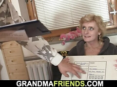 Gros cul, Femme couguar, Mamie, Maman, Chatte, Réalité, Plan cul à trois, Nénés