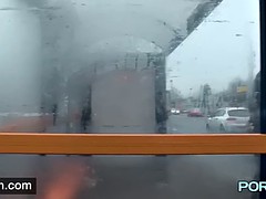 Braunhaarige, Flashen, Öffentlich, Titten