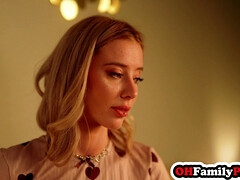 18 ans, Grosse bite, Sucer une bite, Massage, Petite femme, Réalité, Rugueux, Nénés