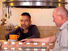Blondine, Blasen, Geschnappt, Papi, Hd, Lecken, Muschi, Rasiert