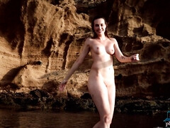 18 jahre, Arsch, Tussi, Strand, Europäisch, Erotischer film, Solo, Titten