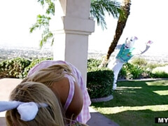 Américain, Gros seins, Blonde, Sucer une bite, Rondelette, En levrette, Hard, String