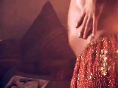 Brunette brune, Indienne