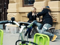 Schlafzimmer, Sperma im mund, Handjob, Küssen, Lecken, Lingerie, Piercing, Ablutschen