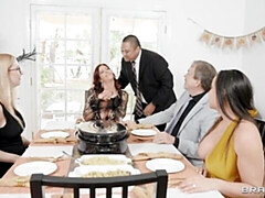 Culo grande, Verga grande, Tetas grandes, Mamada, Estilo perrito, Madres para coger, Coño, Trio