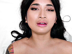 18 años, Masturbación, Afeitado, Solo, Tatuaje, Adolescente, Tetas, Juguetes