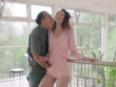 ブロンド, フェラチオ, フェティッシュ, 指いじり, 手コキする, 剃毛, ティーン, オッパイの