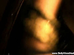 Brunette brune, Hd, Indienne, Mère que j'aimerais baiser, Nue  à poil, Nue, Se déshabiller, Allumeuse