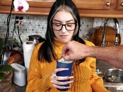 デカチン, フェラチオ, 茶髪の, 眼鏡, 自然山雀, ピアス, ティーン