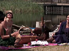 Femme couguar, Érotique, Partouze, Groupe, Hard, De plein air, Chevaucher, Softcore