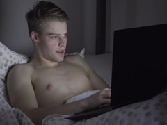 18 jaar, Afrikaans, Enthousiasteling, Grote lul, Pijpbeurt, Universiteit, Sperma shot, Tiener