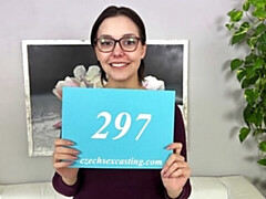 Grosser schwanz, Blasen, Braunhaarige, Hundestellung, Natürlichen titten, Kurzes haar, Jungendliche (18+), Titten