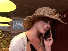 Anal, Gros cul, Gros seins, Sucer une bite, Brunette brune, En gros plan de très près, Européenne, Adolescente