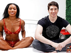 Chambre à dormir, Gros cul, Grosse bite, Sucer une bite, Noir ébène, Interracial, Maigrichonne, Adolescente