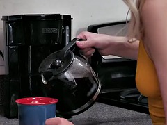 デカチン, フェラする