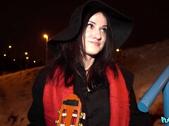 デカパイ, フェラチオ, 中出し, バック, 自然山雀, アウトドア, 公共, タトゥー