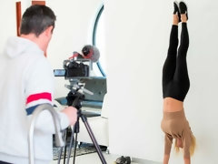 Lécher le cul, Doigter, Embrassement, Lesbienne, Masturbation, Mère que j'aimerais baiser, Dénudage, Nénés