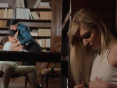 Grosse titten, Blasen, Handjob, Muschi, Strümpfe, Flotter dreier, Spanner, Nass