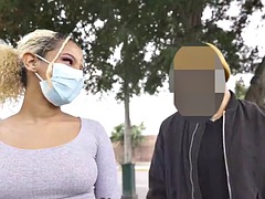 In den arsch, Grosser schwanz, Blasen, Braunhaarige, Betrug, Freundin, Hardcore, Öffentlich