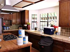 Brunette brune, Lesbienne, Nénés