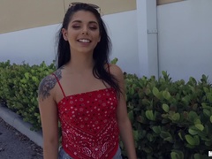 Enthousiasteling, Amerikaans, Pijpbeurt, Lul, Buiten, Gezichtspunt, Kort haar, Tatoeage