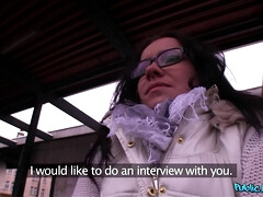 Belle grosse femme bgf, Sucer une bite, Brunette brune, Lunettes, De plein air, Pov, Public, Nénés