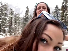 Grote kont, Grote mammen, Huisgemaakt, Lesbisch, Rijpe lesbienne, Moeder die ik wil neuken, Openbaar, Spuiten