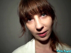 Américain, Brunette brune, Européenne, Jeans, Seins naturels, De plein air, Pov, Chaussettes