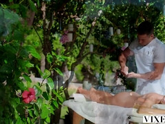 Braunhaarige, Betrug, Kehlenfick, Hundestellung, Gesichtssitzen, Massage, Orgie, Muschi