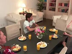 フェラチオ, 茶髪の, 中出し, Hd, 日本人, 熟年, 淫乱熟女, 叫ぶ