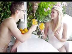 Blond, Pijpbeurt, Hondjeshouding, Vingeren, Natuurlijke tieten, Buiten, Geschoren, Tiener