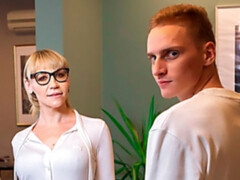 Blondine, Blasen, Brille, Handjob, Milf, Natürlichen titten, Schuhe, Strümpfe