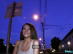 Amateur, Sucer une bite, Brunette brune, En levrette, Faciale, Branlette thaïlandaise, De plein air, Avaler