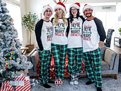 Grosse bite, Sucer une bite, En levrette, Le plan cul à quatre, Adolescente