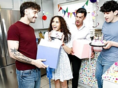 Жопа, Большой член, Минет, Брюнетки, Натуральные сиськи, Тощие, Молоденькие, Сиськи