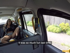 Cul, Gros seins, Britannique, Brunette brune, Queue, Chatte, Cheveux courts, Tatouage