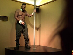 Cul, Gros cul, Blonde, Brunette brune, En levrette, Européenne, Talons, Piercing