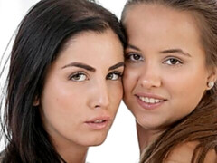 Gros cul, Doigter, Léchez, Mère que j'aimerais baiser, Chatte, Rasée, Dénudage, Nénés