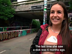 Tussi, Schönheit, Braunhaarige, Erotisch, Europäisch, Hardcore, Pov, Öffentlich