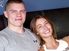 Enthousiasteling, Grote lul, Pijpbeurt, Hondjeshouding, Natuurlijke tieten, Kort haar, Mager, Tieten likken