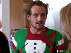 Kont, Slaapkamer, Condoom, Sperma in gezicht, Likken, Natuurlijke tieten, Mager, Tieten likken