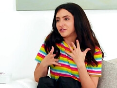 18 ans, Sucer une bite, Gorge profonde, Doigter, Léchez, Huilée, Orgasme, Adolescente