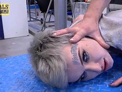 Sadomasoquismo, Mamada, Papá, Garganta profunda, Pequeña, Gritar, Esclavo, Tatuaje