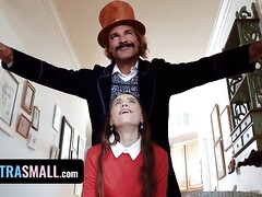 Sia Wood & Willy Wanka parody Charles Dera's rough sex & deepthroat antics in this hot teen costume clip!