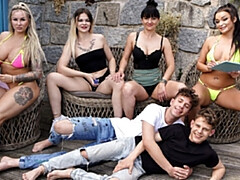 Anal, Cul, Grosse bite, Sucer une bite, En levrette, Mature, Public, Jouets