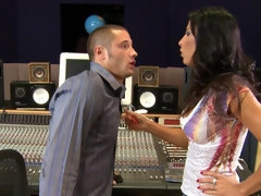 Большой член, Минет, Брюнетки, Семяизвержение, Лизание, Милф, Мамочка, Тату