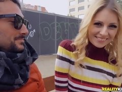 ブロンド, 気狂い, ハードコア