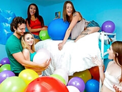 Doigter, Embrassement, Léchez, Fête, Chatte, Dénudage, Adolescente, Plan cul à trois