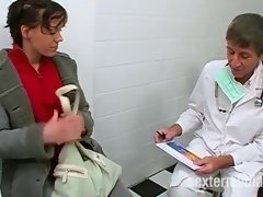 Blonde, Sucer une bite, Allemand, Groupe, Hd, Infirmière, Rasée, Plan cul à trois