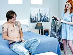 Dormitorio, Verga grande, Tetas grandes, Mamada, Estilo perrito, Penetracion con dedos, Pelirrojo, Tabú